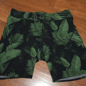 lululemon athletica Green Leaf Print Men's Shorts